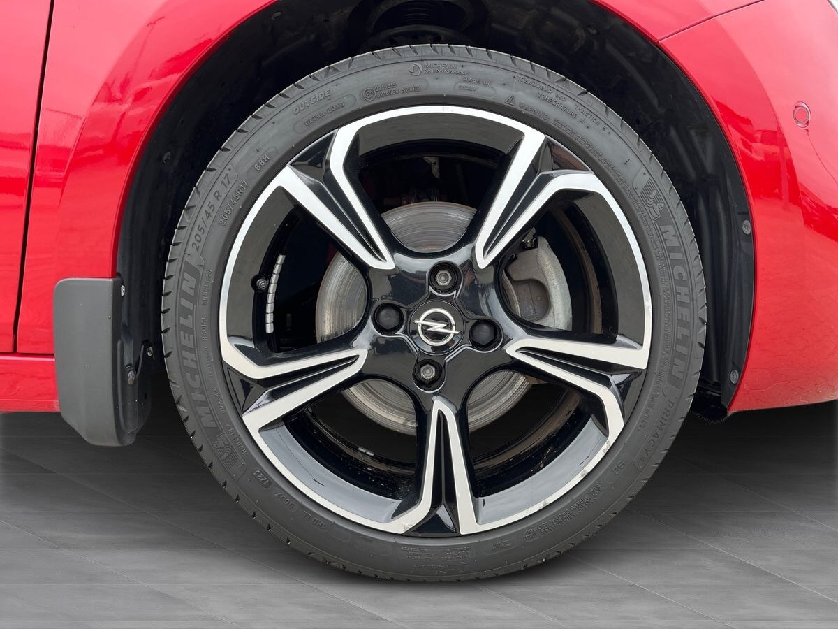 Rød Opel Corsa fra 2023