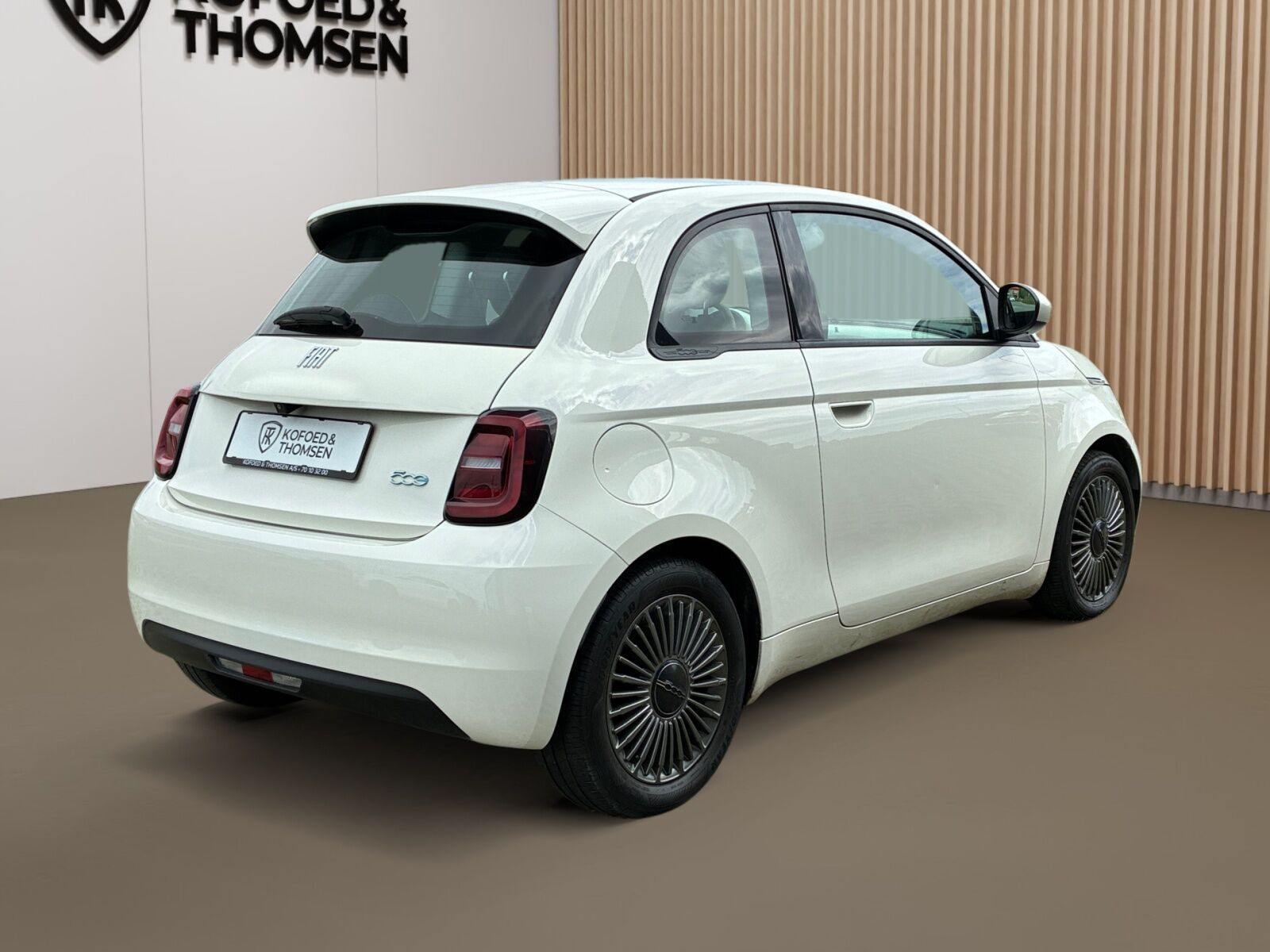 Hvid Fiat 500e fra 2022