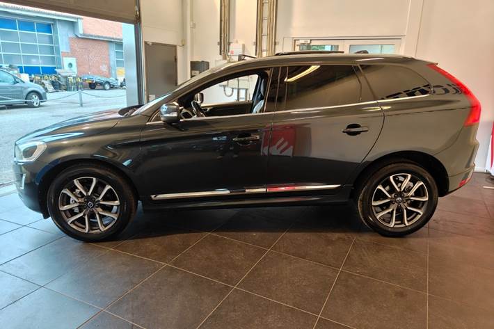 Sort Volvo XC60 fra 2016
