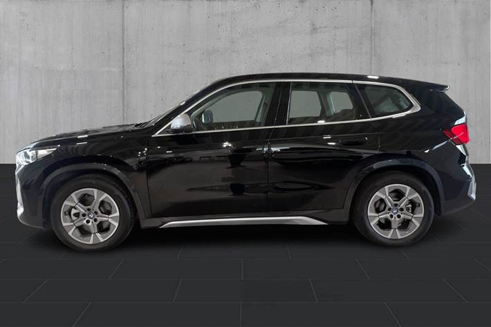 Sort BMW iX1 fra 2024