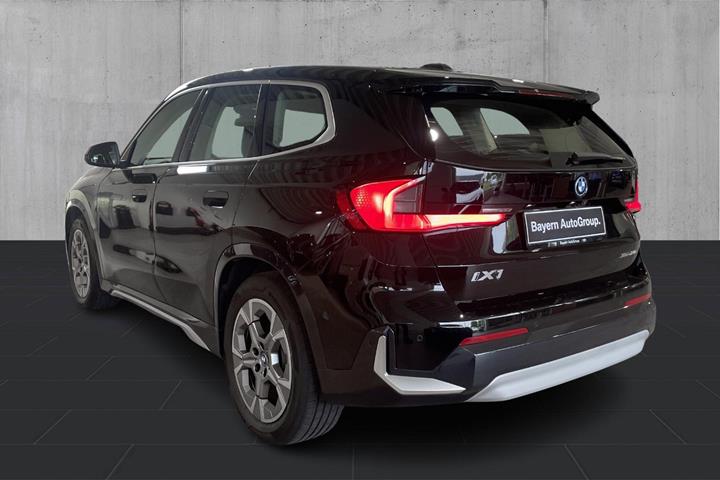 Sort BMW iX1 fra 2024