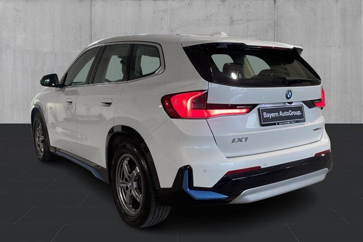Hvid BMW iX1 fra 2023