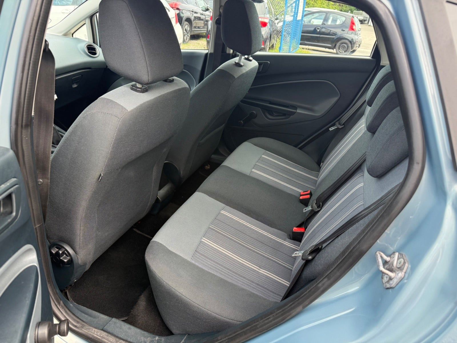 Blå Ford Fiesta fra 2009