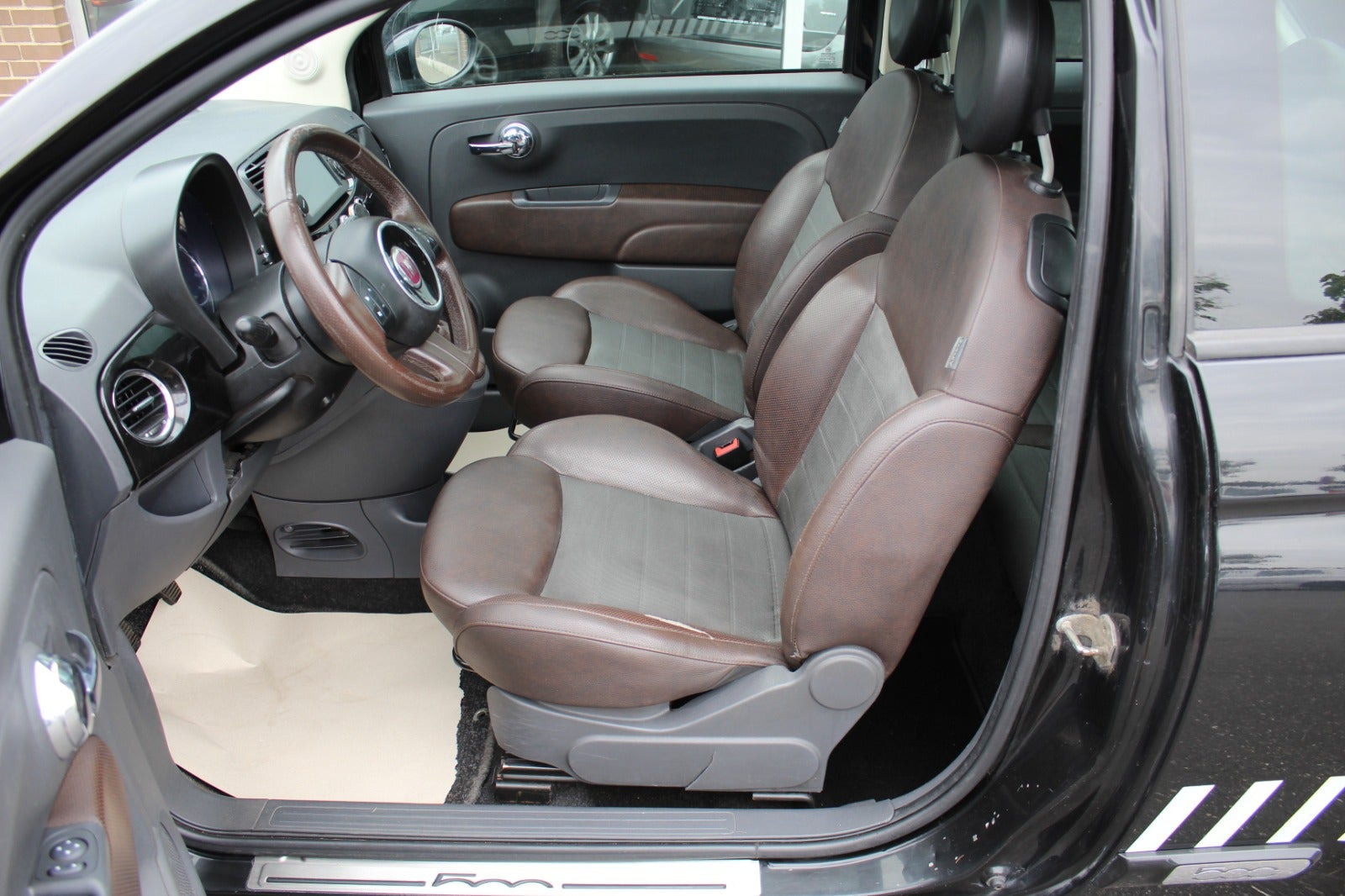 Sort Fiat 500 fra 2008