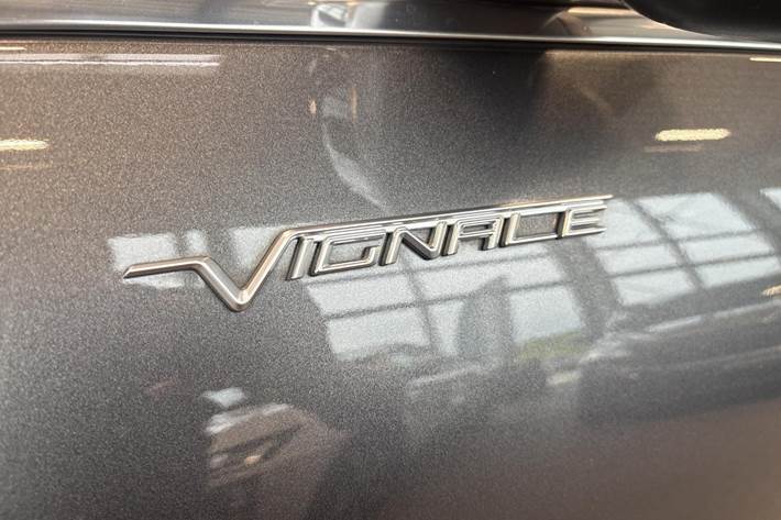 Grå Ford Kuga fra 2022