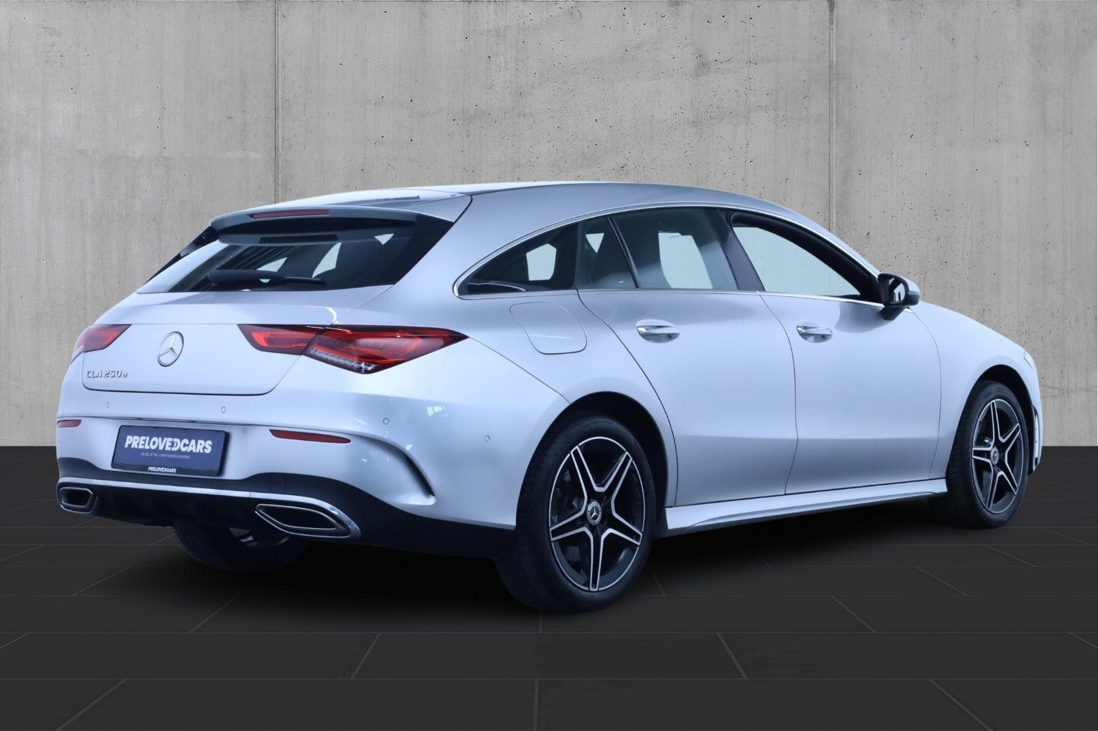 Sølv Mercedes CLA250 e fra 2023