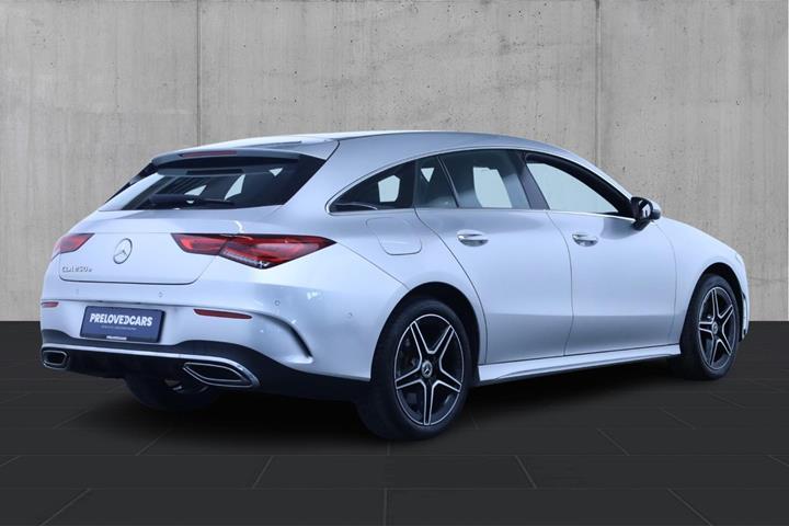 Sølv Mercedes CLA250 e fra 2023
