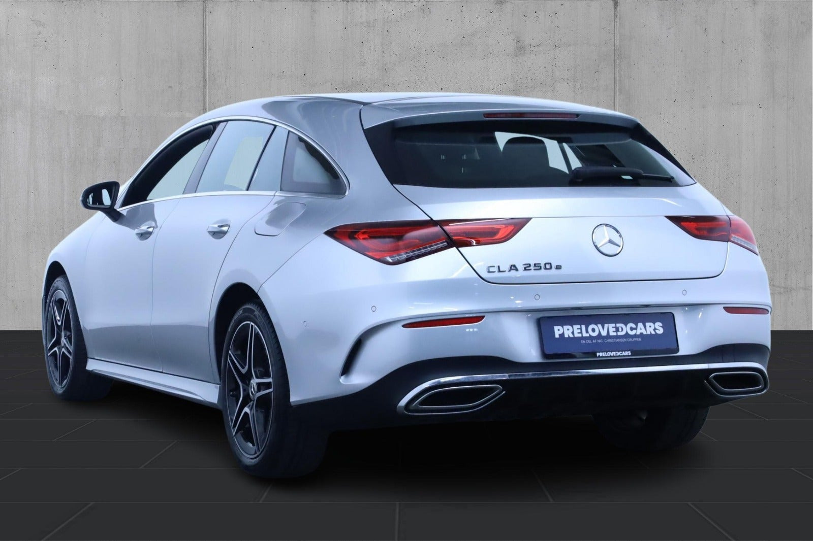 Sølv Mercedes CLA250 e fra 2023
