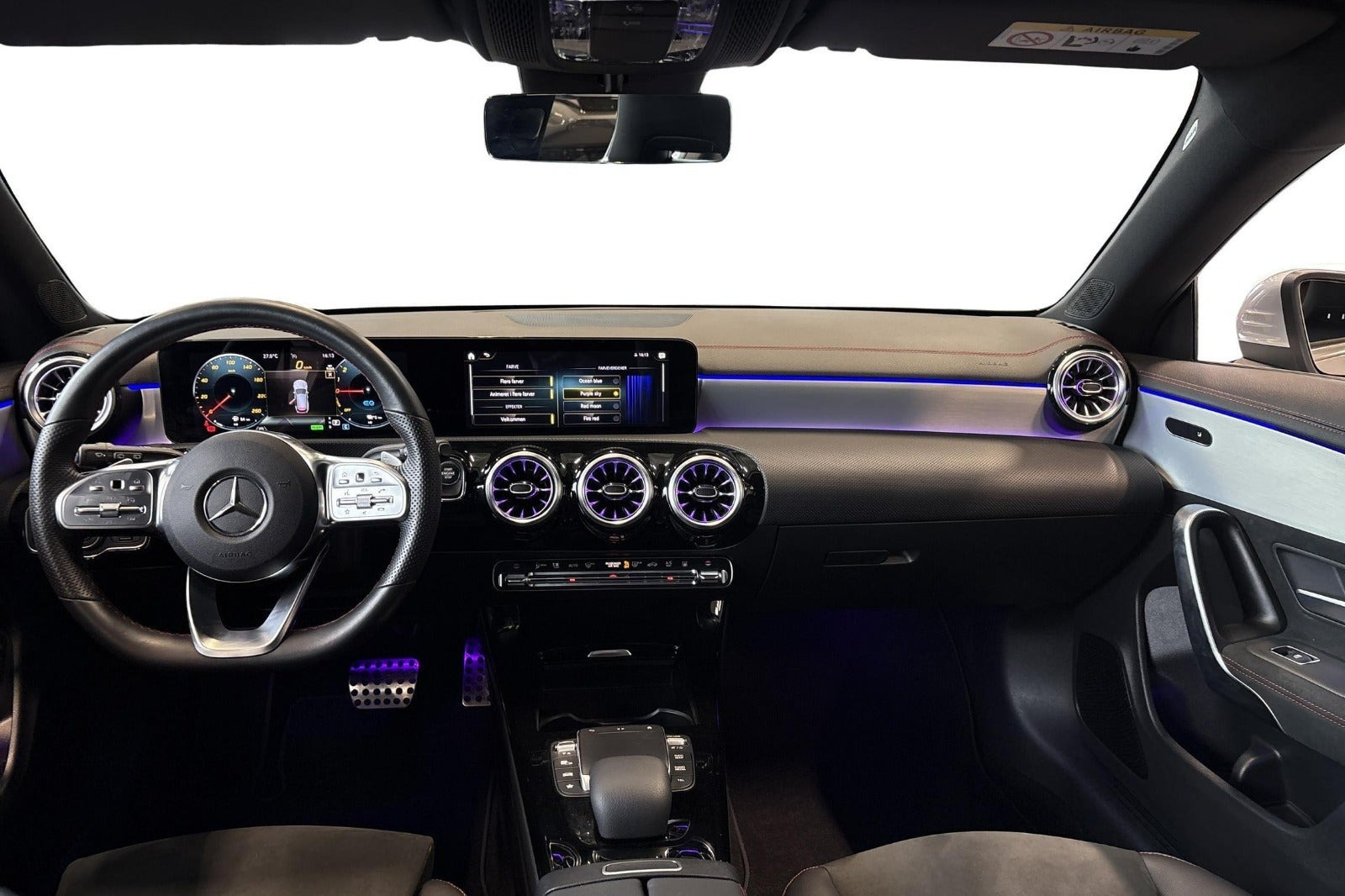 Sølv Mercedes CLA250 e fra 2023