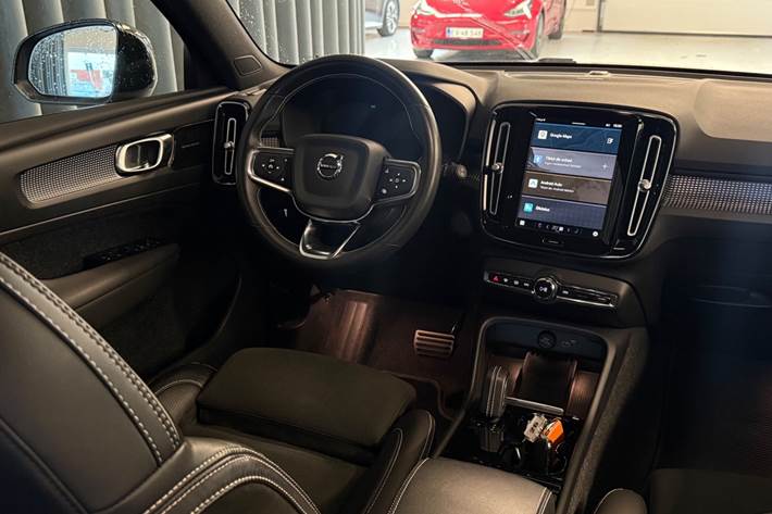 Hvid Volvo XC40 fra 2021