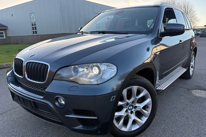 Grå BMW X5 fra 2012
