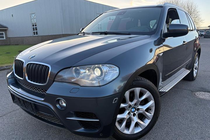 Grå BMW X5 fra 2012