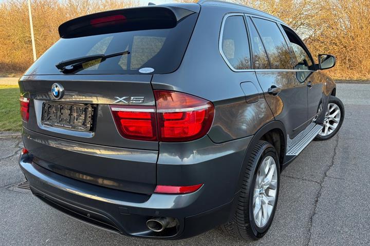 Grå BMW X5 fra 2012