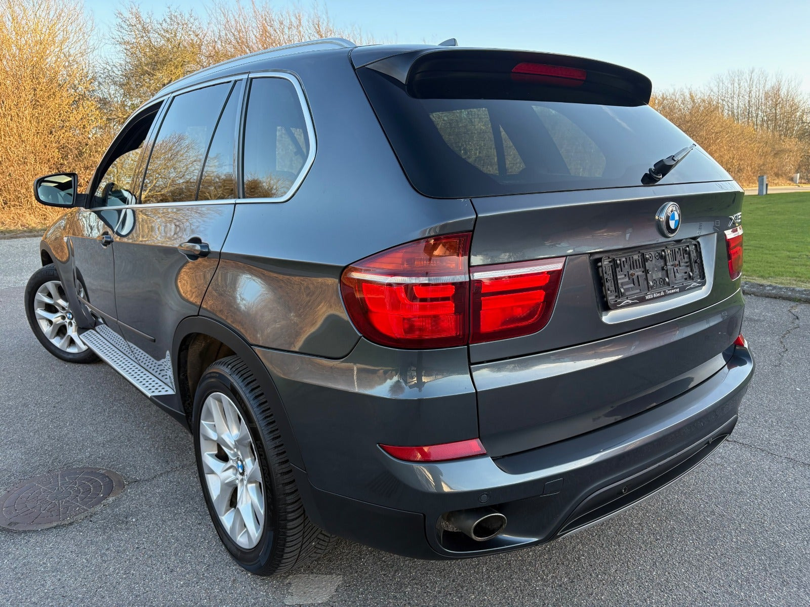 Grå BMW X5 fra 2012