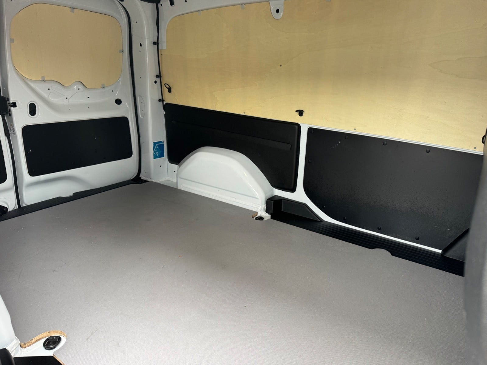 Hvid Mercedes eCitan fra 2023