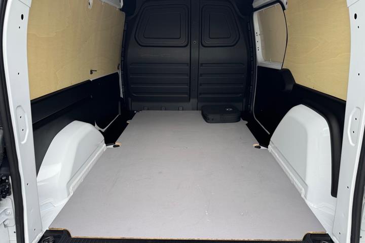 Hvid Mercedes eCitan fra 2023