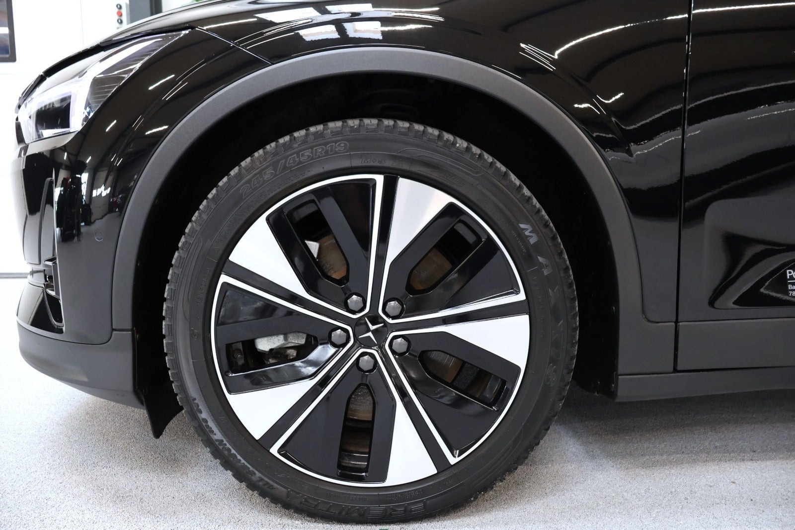 Sort Polestar 2 fra 2023