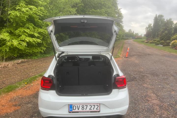 Hvid VW Polo fra 2020