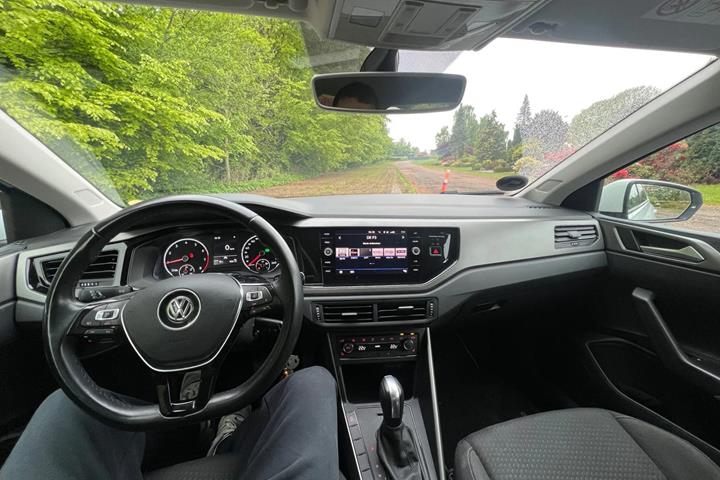 Hvid VW Polo fra 2020