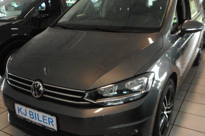 Grå VW Touran fra 2019