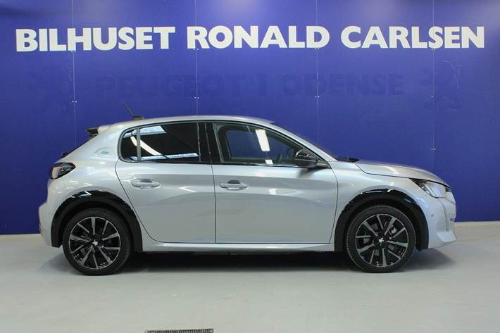 Sølv Peugeot e-208 fra 2023