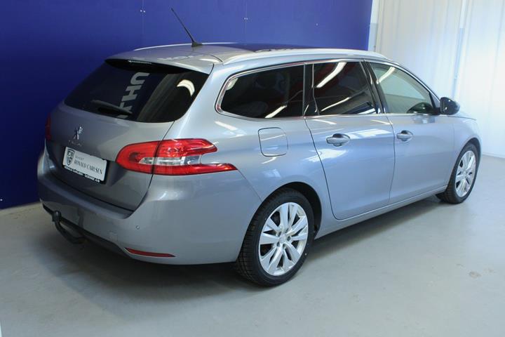 Sølv Peugeot 308 fra 2019