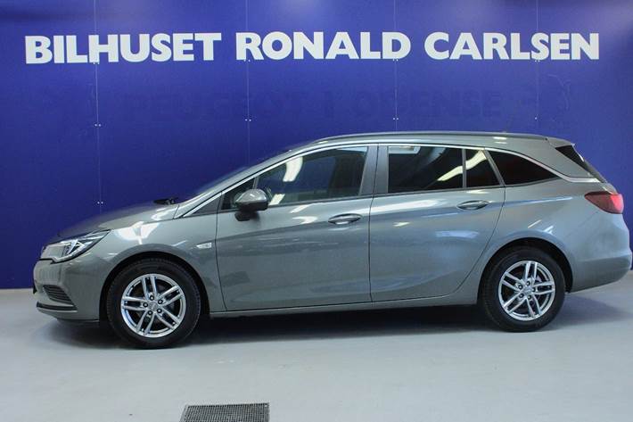 Grøn Opel Astra fra 2019
