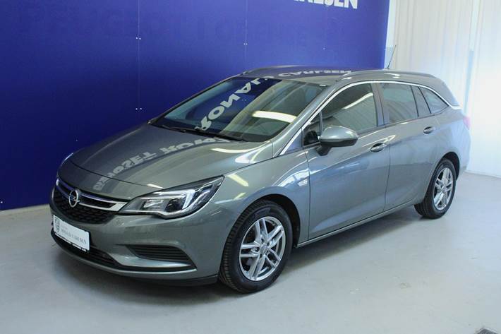 Grøn Opel Astra fra 2019