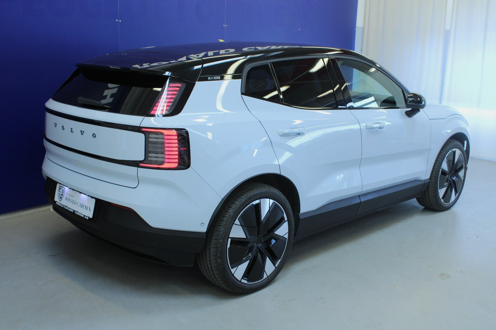 Blå Volvo EX30 fra 2024