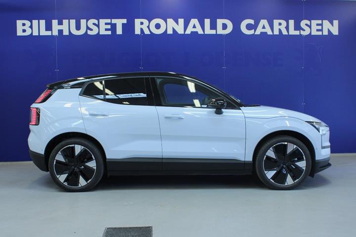 Blå Volvo EX30 fra 2024