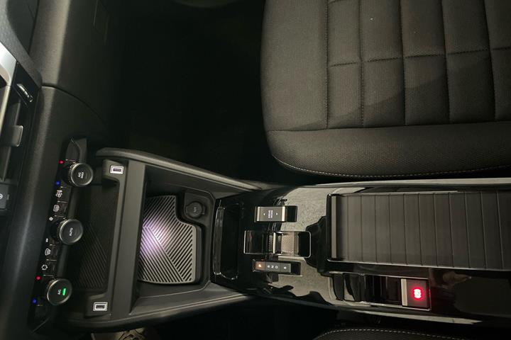 Grå Citroën ë-C4 X fra 2025