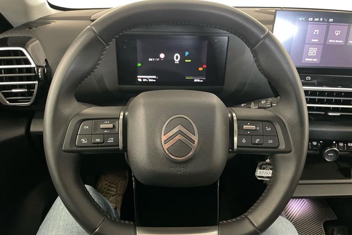 Grå Citroën ë-C4 X fra 2025
