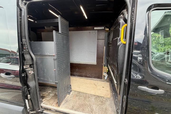 Sort Ford Transit 350 L2 Van fra 2016