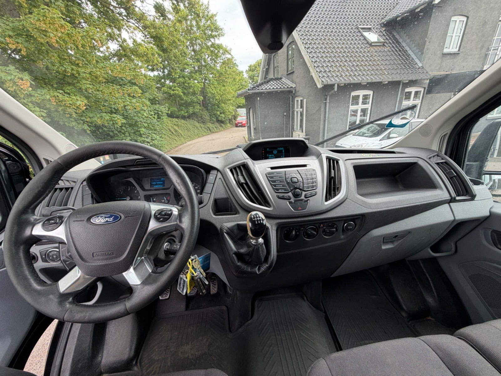 Sort Ford Transit 350 L2 Van fra 2016