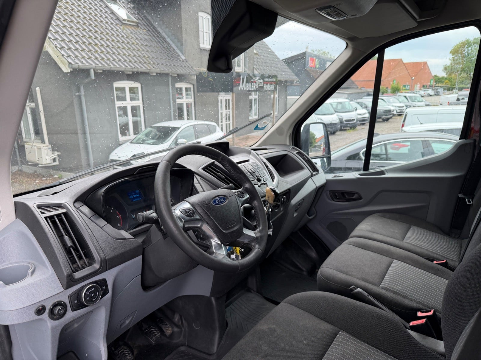 Sort Ford Transit 350 L2 Van fra 2016