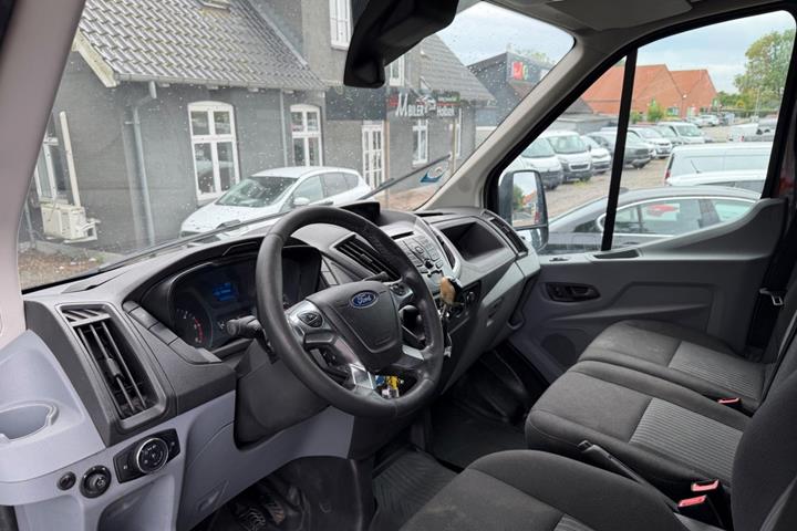Sort Ford Transit 350 L2 Van fra 2016