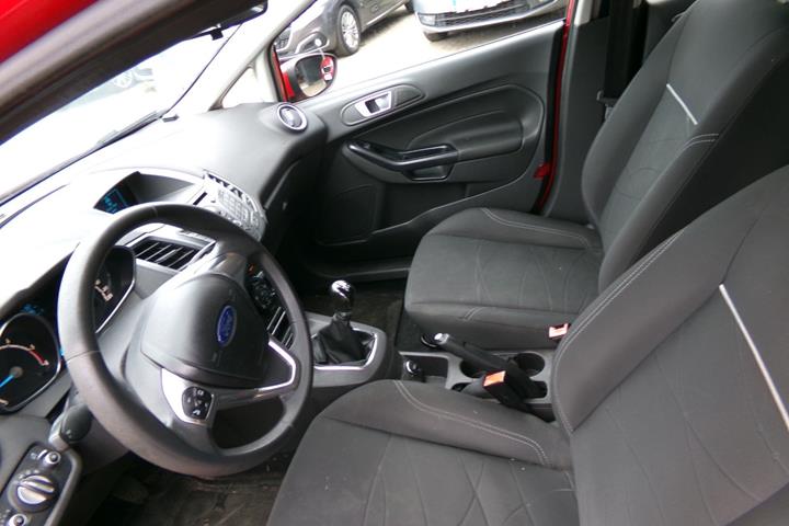 Rød Ford Fiesta fra 2015