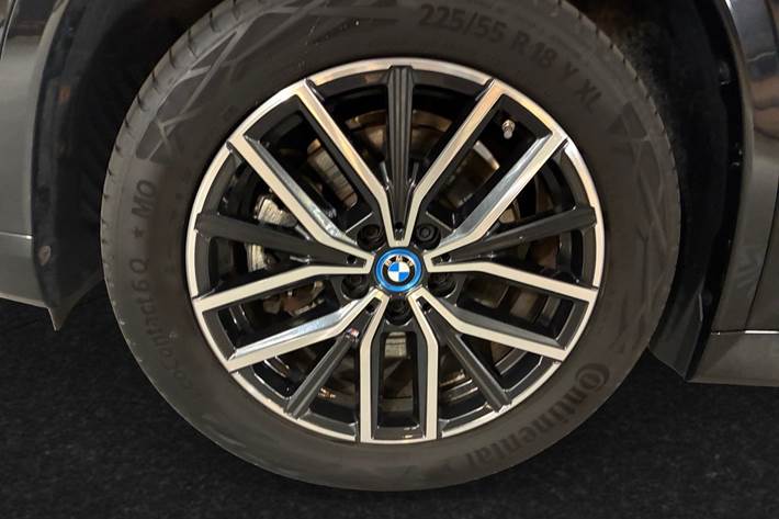 Sort BMW iX1 fra 2024