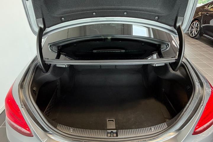 Grå Mercedes C450 fra 2016