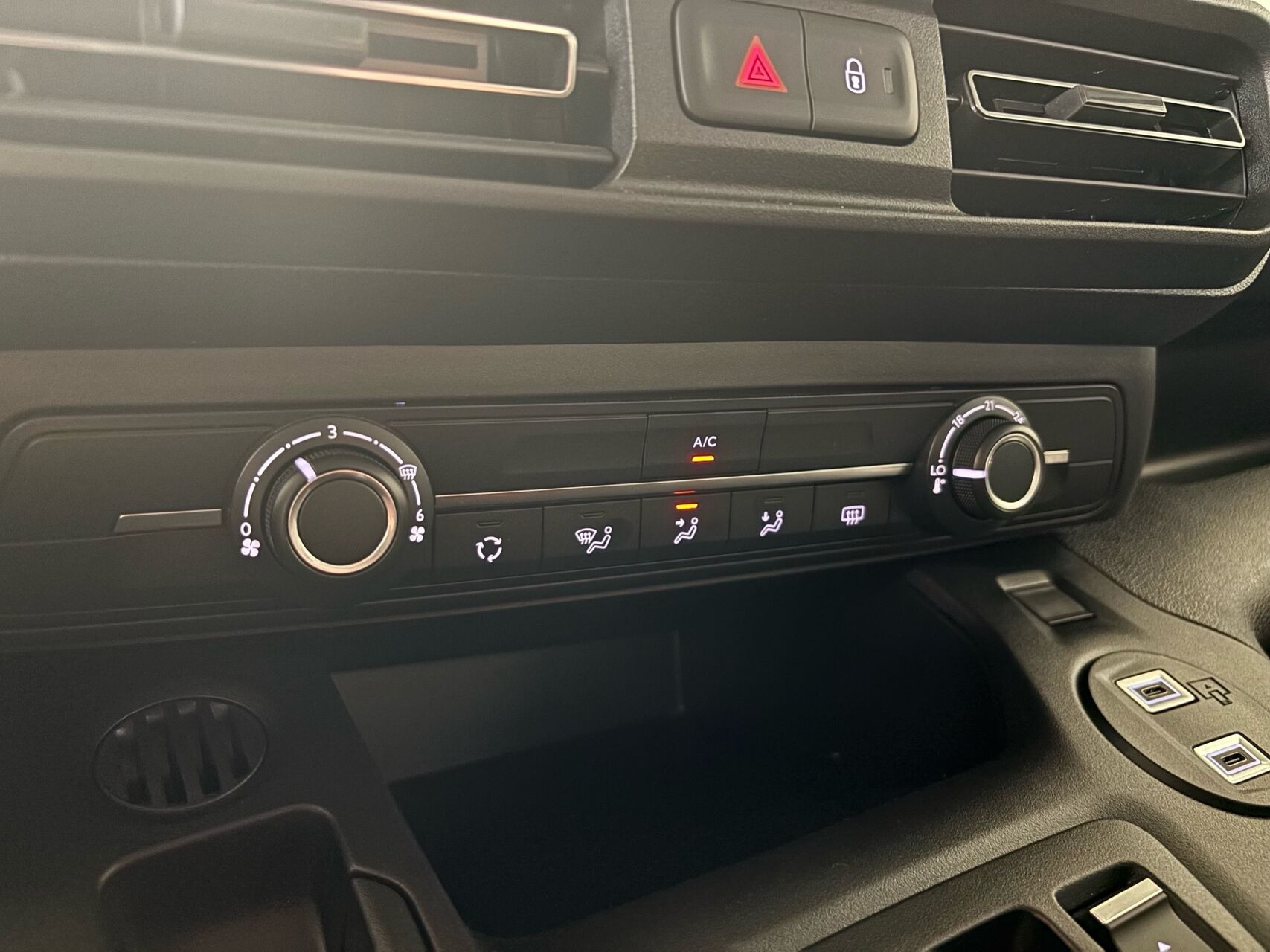 Grå Citroën ë-Berlingo fra 2025