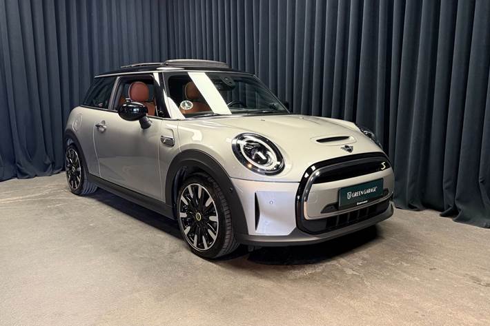 Sølv Mini Cooper fra 2023