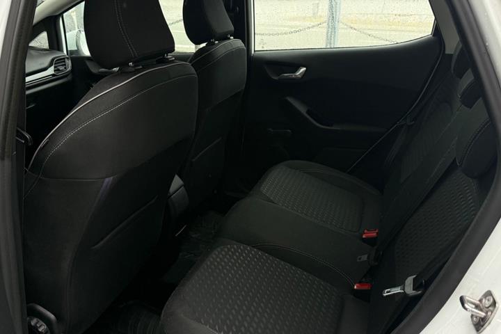 Hvid Ford Fiesta fra 2017