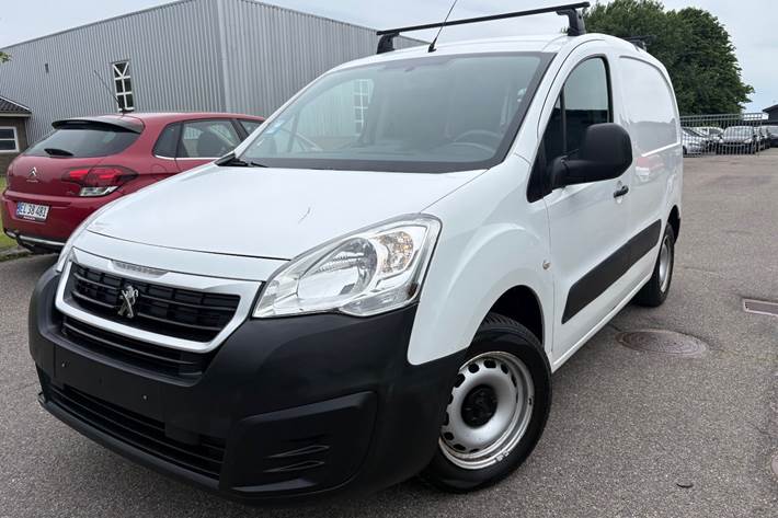 Hvid Peugeot Partner fra 2018