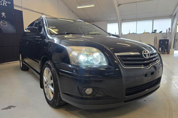 Sort Toyota Avensis fra 2008