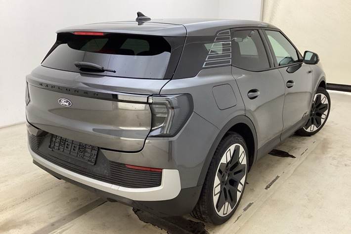 Grå Ford Explorer fra 2025