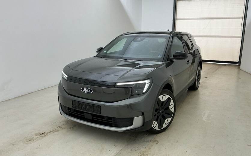 Ford Explorer 77 Premium Extended Range