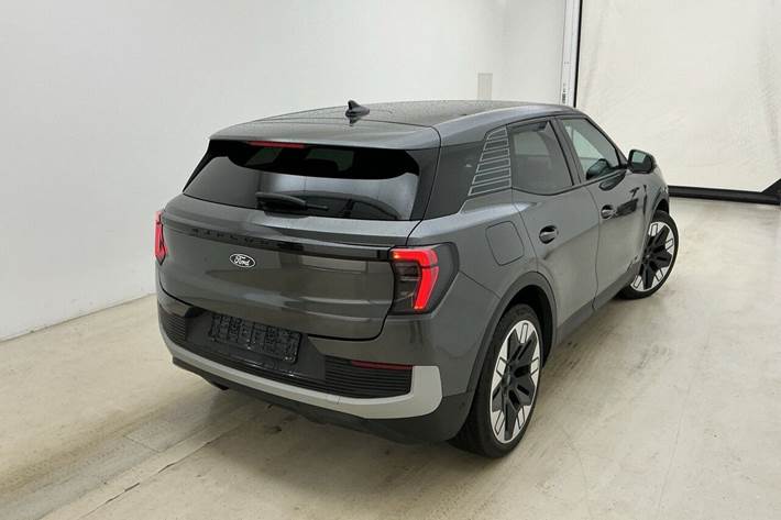 Grå Ford Explorer fra 2025