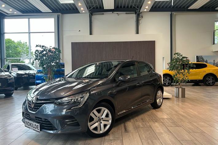 Grå Renault Clio V fra 2022