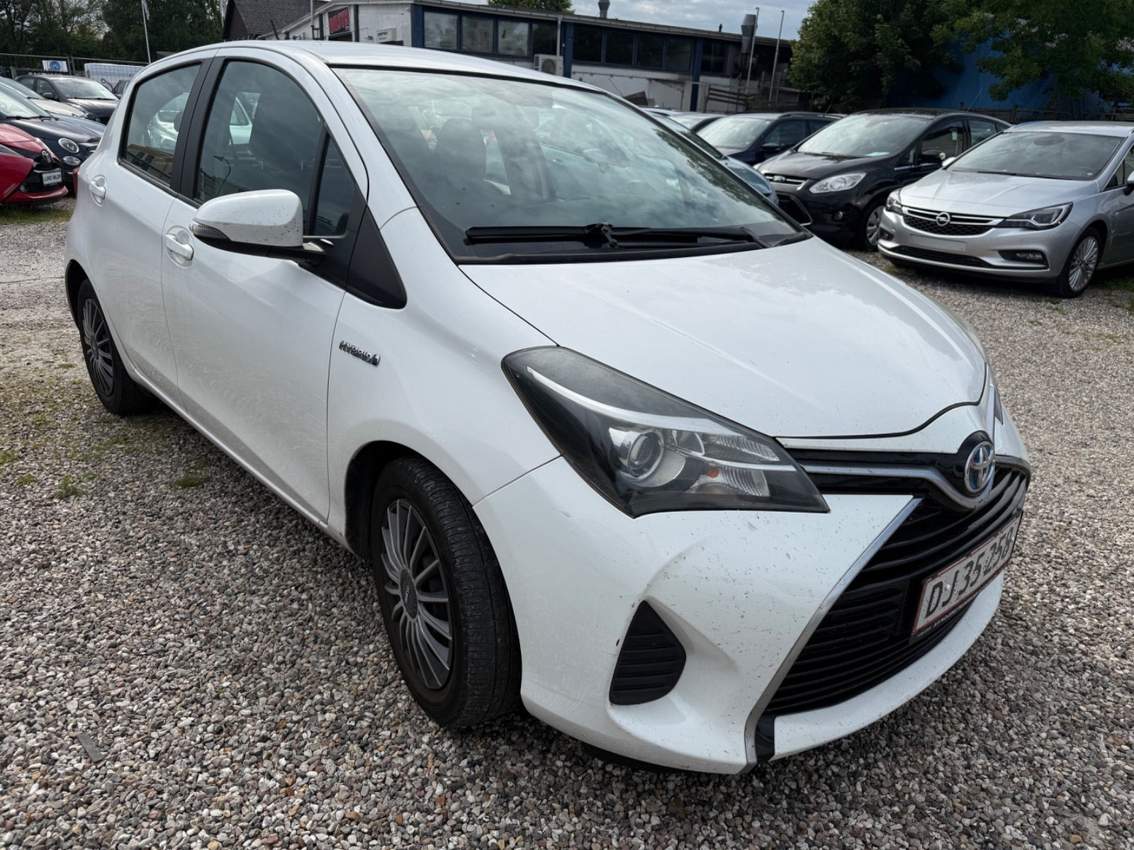 Hvid Toyota Yaris fra 2015