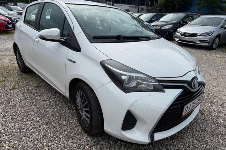 Hvid Toyota Yaris fra 2015